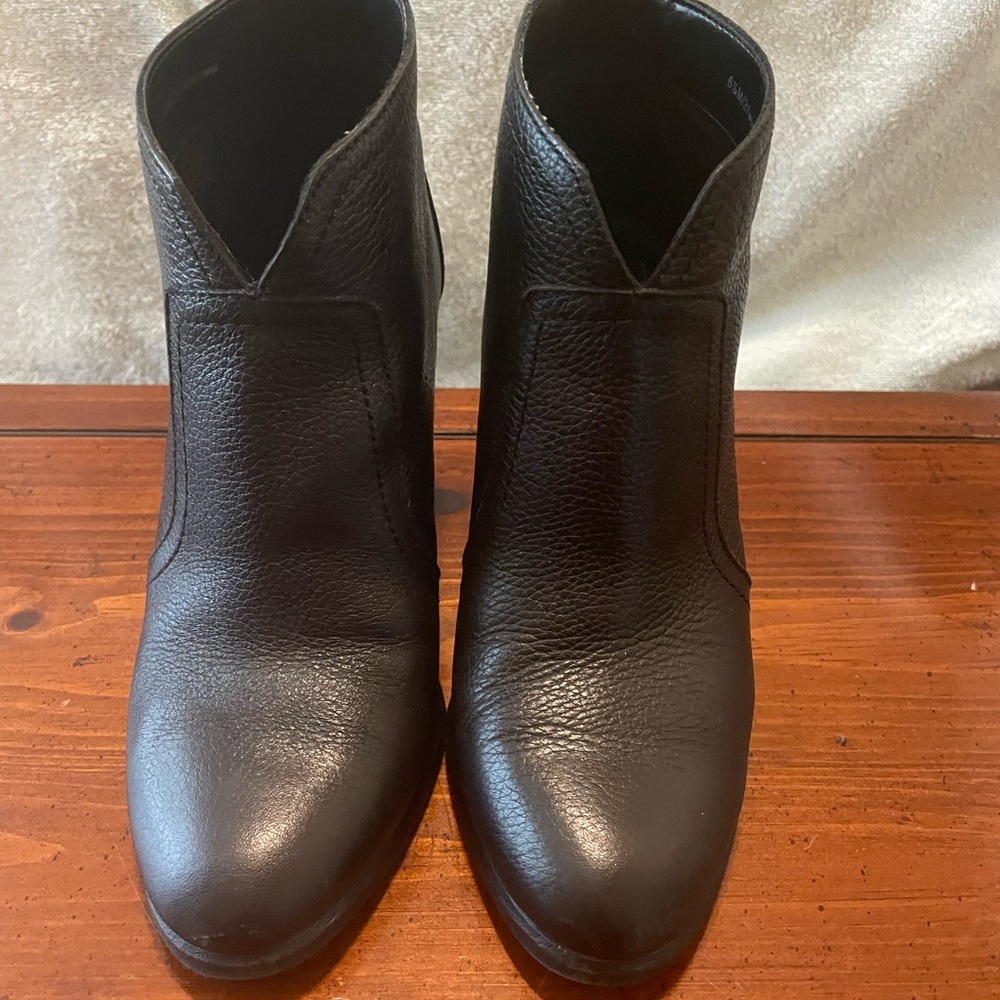 Vince Camuto Leather Boots Black